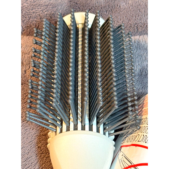 T3 Model 76600 Volumizer Heated Hair Styling Straightening Brush Without Box - Picture 4 of 8